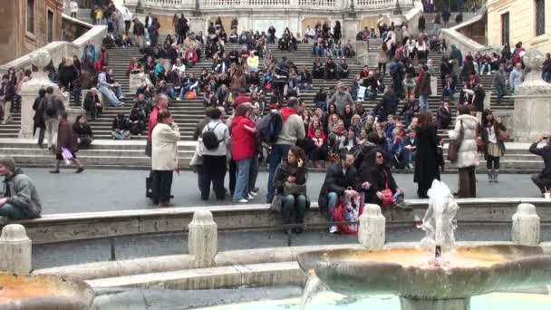 Turistas en la Plaza de España, Roma — Vídeos de Stock