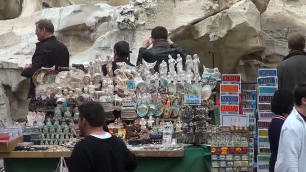 Trevi Fountain, souvenirs stall, tourists and Police car — Stock Video