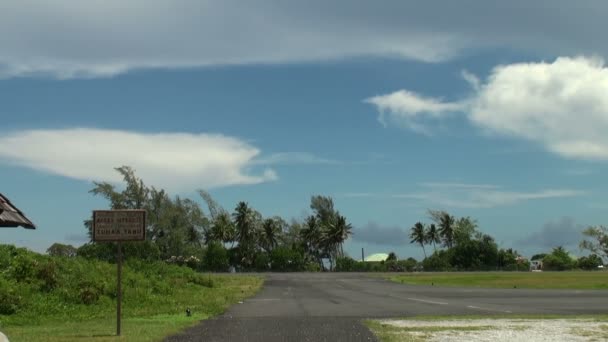 Aeromobili Air Tahiti sulla pista — Video Stock