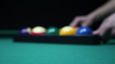 Bilardo. bilardo topu üçgen arasından önce