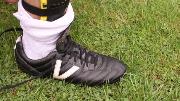 Voetbal outfit. — Stockvideo