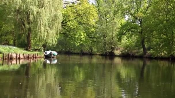 Gondola boat along a canal, — Stock Video