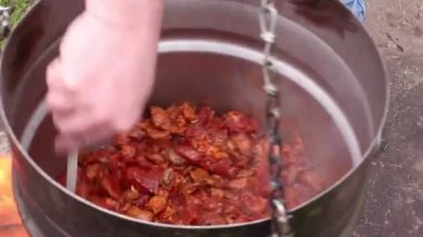gulaş çorbası tatlı yemek