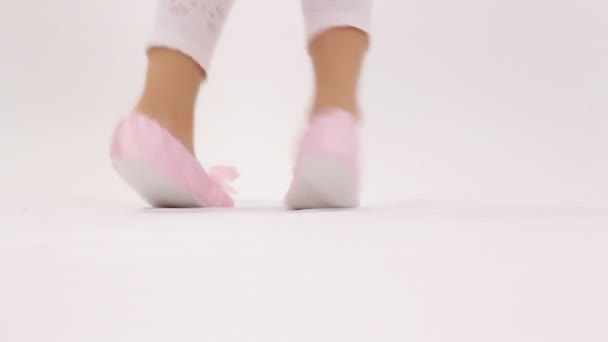 Niña jugando ballet — Vídeos de Stock