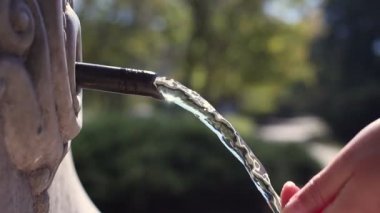 Park su çeşme dere