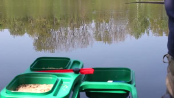 Punto de vista mientras se lanza la línea de pesca en el río — Vídeos de Stock