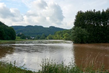 Temmuz 2021 'de Eifel' deki Muerlenbach 'ta Kyll sel baskını