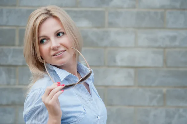 Woman look back — Stock Photo, Image