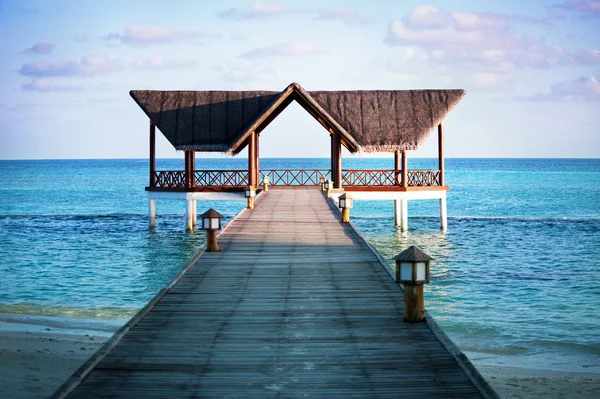 Pontile sopra l'oceano indiano — Foto Stock