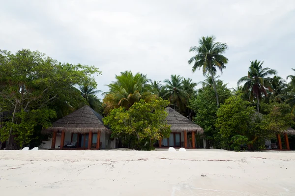 Bungalow sulla spiaggia — Foto Stock