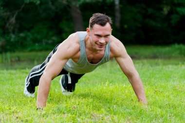 Fitness Egzersiz Çim adam