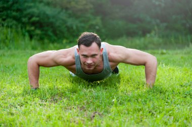 Fitness Egzersiz Çim adam