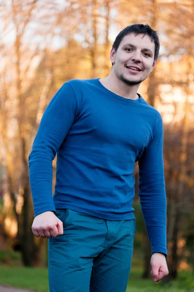 Handsome sport man in Park — Stock Photo, Image