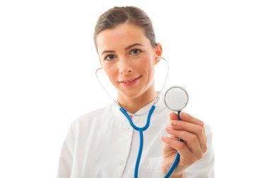 kadın doktor göstermek onun stetoskop