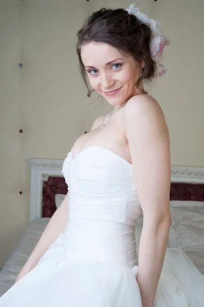 Happy smiling bride — Stock Photo, Image