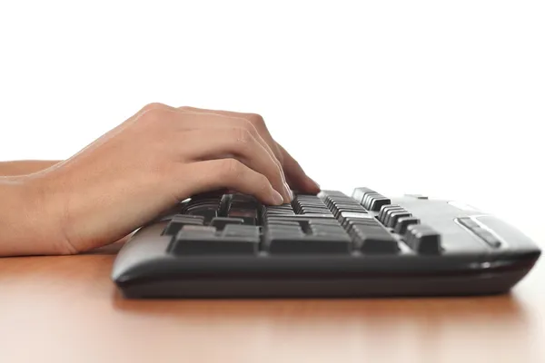Mulher mãos em um teclado — Fotografia de Stock