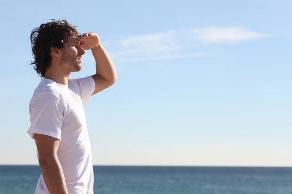 Man watching the sea — Stock Photo, Image