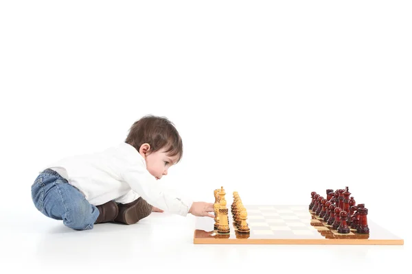Bebê jogando xadrez — Fotografia de Stock