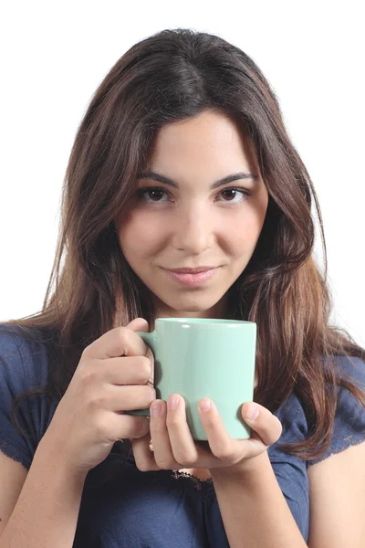 Portret van een mooie vrouw houdt een kopje — Stockfoto