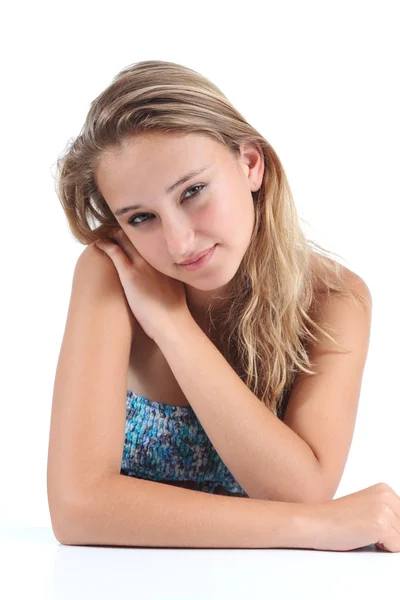 Retrato de una hermosa adolescente — Foto de Stock