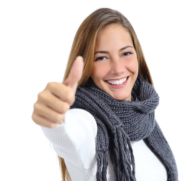 Hermosa mujer feliz en invierno aislado —  Fotos de Stock