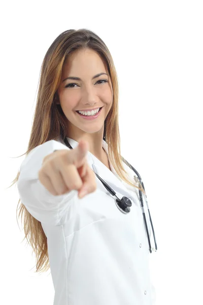 Krásný ženský lékař ukazuje na kameru — Stock fotografie