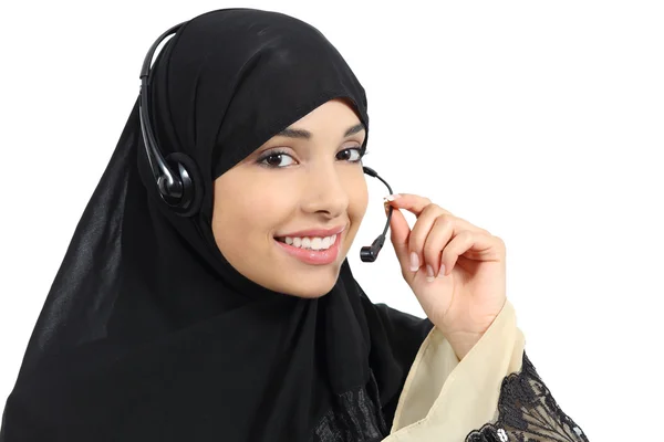 Schöne Telefonistin arabische Frau arbeitet — Stockfoto