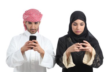 Suudi çift için akıllı telefon bağımlısı