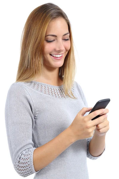 Mulher beleza usando um telefone inteligente — Fotografia de Stock