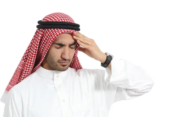 Arabische Saoedi-Arabische Emiraten man met hoofdpijn — Stockfoto