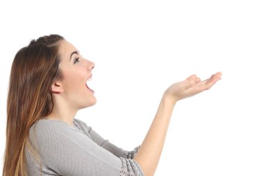 bir şey boş tutan bir kadın profili şaşırttı