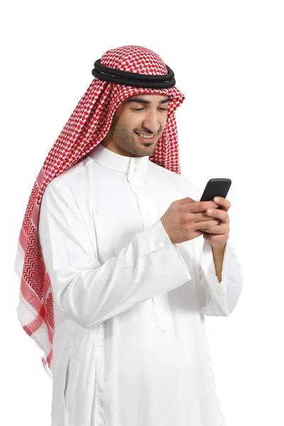 Saudita arabo emirates felice uomo utilizzando un smart phone — Foto Stock