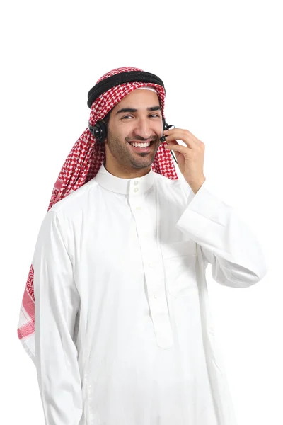 Hombre operador árabe saudí trabajando con auriculares manos libres en el teléfono —  Fotos de Stock