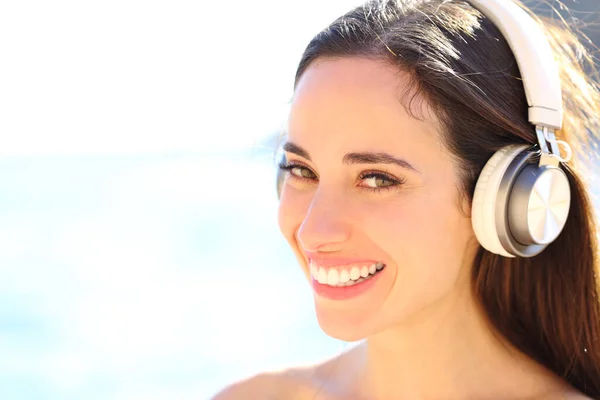 Portrait Happy Woman Wireless Headphones Listening Music Beach — Foto Stock