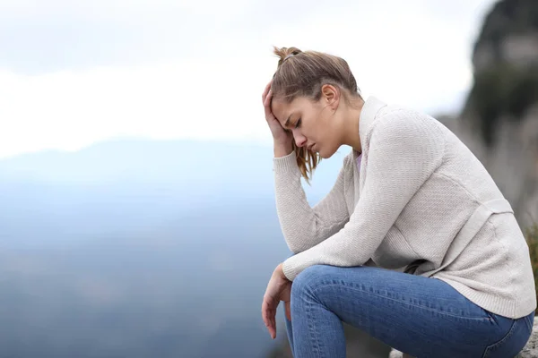 Side View Portrait Sad Woman Complaining Alone Mountain — Fotografia de Stock