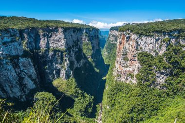 Itaimbezinho Kanyonu 'nun güzel manzarası - Cambara do Sul, Rio grande do Sul, Brezilya