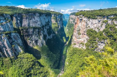 Itaimbezinho Kanyonu 'nun güzel manzarası - Cambara do Sul, Rio grande do Sul, Brezilya