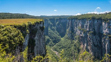 Itaimbezinho Kanyonu 'nun güzel manzarası - Cambara do Sul, Rio grande do Sul, Brezilya