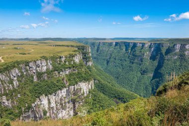 Fortaleza Kanyonunun güzel manzarası - Cambara do Sul- Rio Grande do Sul - Brezilya 