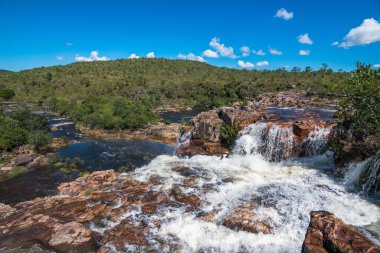 Rio dos Couros 'un (Leathers River) Chapada dos Veadeiros' taki manzarası (Deers Tableland) - Goias, Brezilya