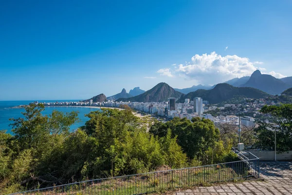 Vista Día Los Barrios Leme Copacabana Con Cadenas Montañosas Río —  Fotos de Stock