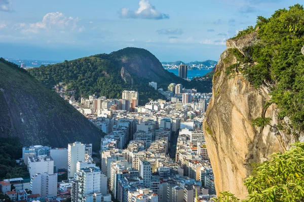里约热内卢的城市景观 从它的众多山丘之一 里约热内卢 — 图库照片