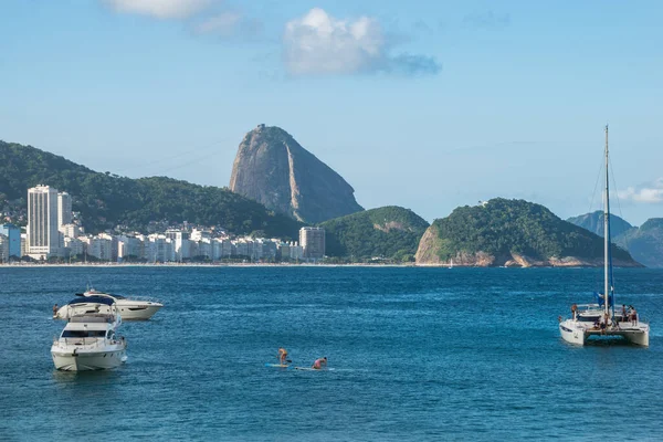 位于巴西里约热内卢科帕卡巴纳要塞 Forte Copacabana 的科帕卡巴纳海滩和社区的美丽日景 — 图库照片
