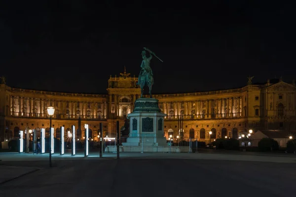 Schöne Nachtansicht Von Prinz Eugen Reiterstandbild Und Neue Burg Wien — Stockfoto