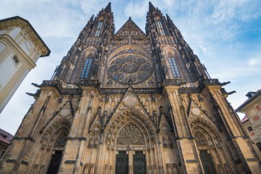 St. Vitus Katedrali 'nin ön manzarası - Prag, Çek Cumhuriyeti