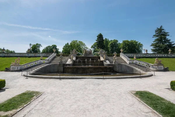 Cesky Krumlov, Çek Cumhuriyeti, Haziran 2019 - Cesky Krumlov Castle Gardens manzarası