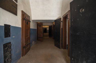 Terezin, Çek Cumhuriyeti, Haziran 2019 - Naziler tarafından kullanılan eski bir toplama kampı olan Terezin 'deki Küçük Kale' nin içindeki hücrelerin görüntüsü 