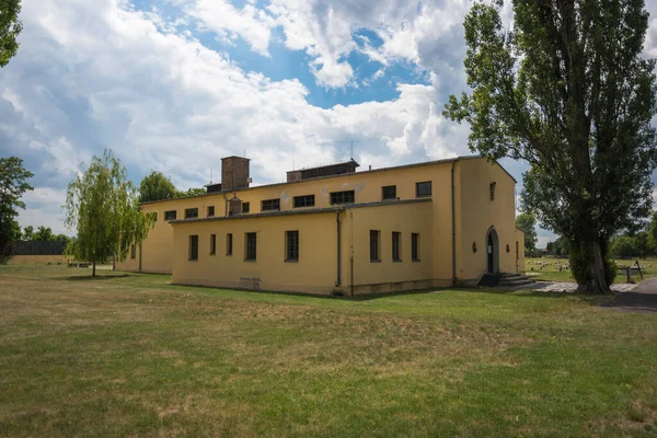 Terezin, Çek Cumhuriyeti, Haziran 2019 - Terezin 'deki Krematoryum binasının dış görünümü