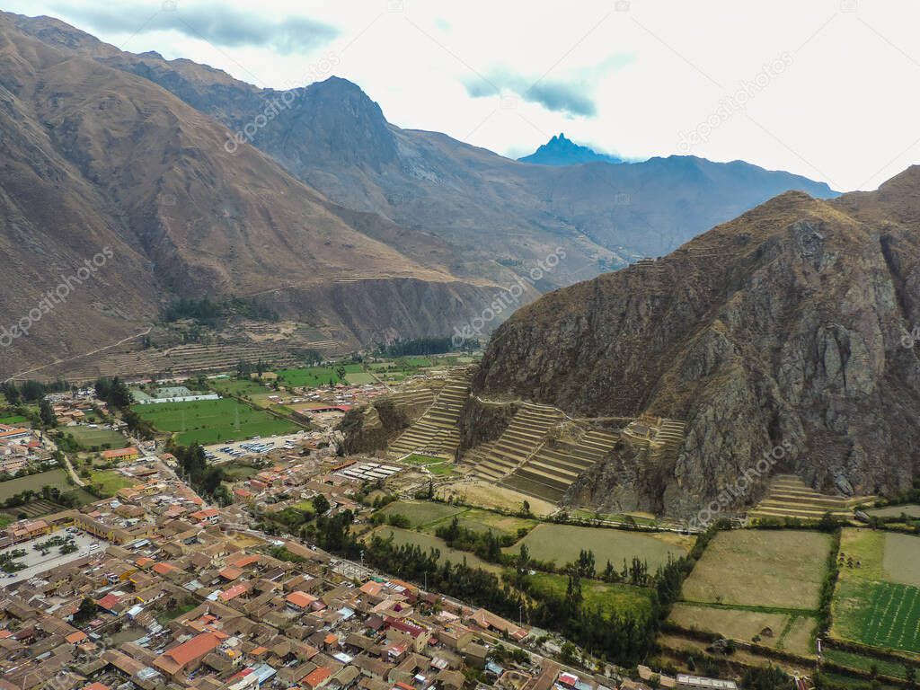 View of the beautiful town and valley of Ollantaytambo - Ollantaytambo, Peru