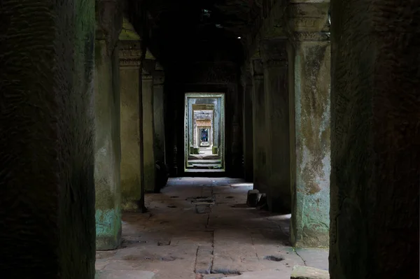 Som Siem Reap Cambodia Photo Unique Beautiful Temple Narrow Straight — Stok fotoğraf